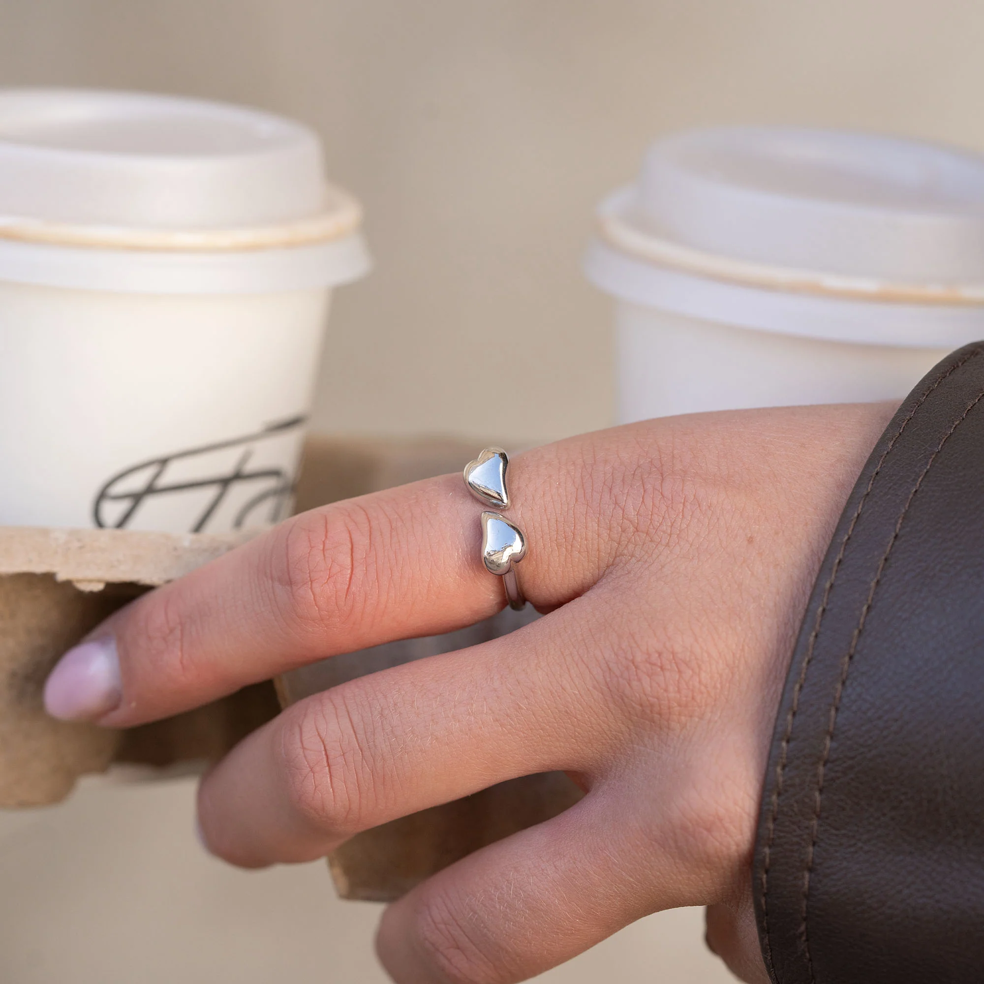 TWIN HEARTS JUSTERBAR RING - Image 4