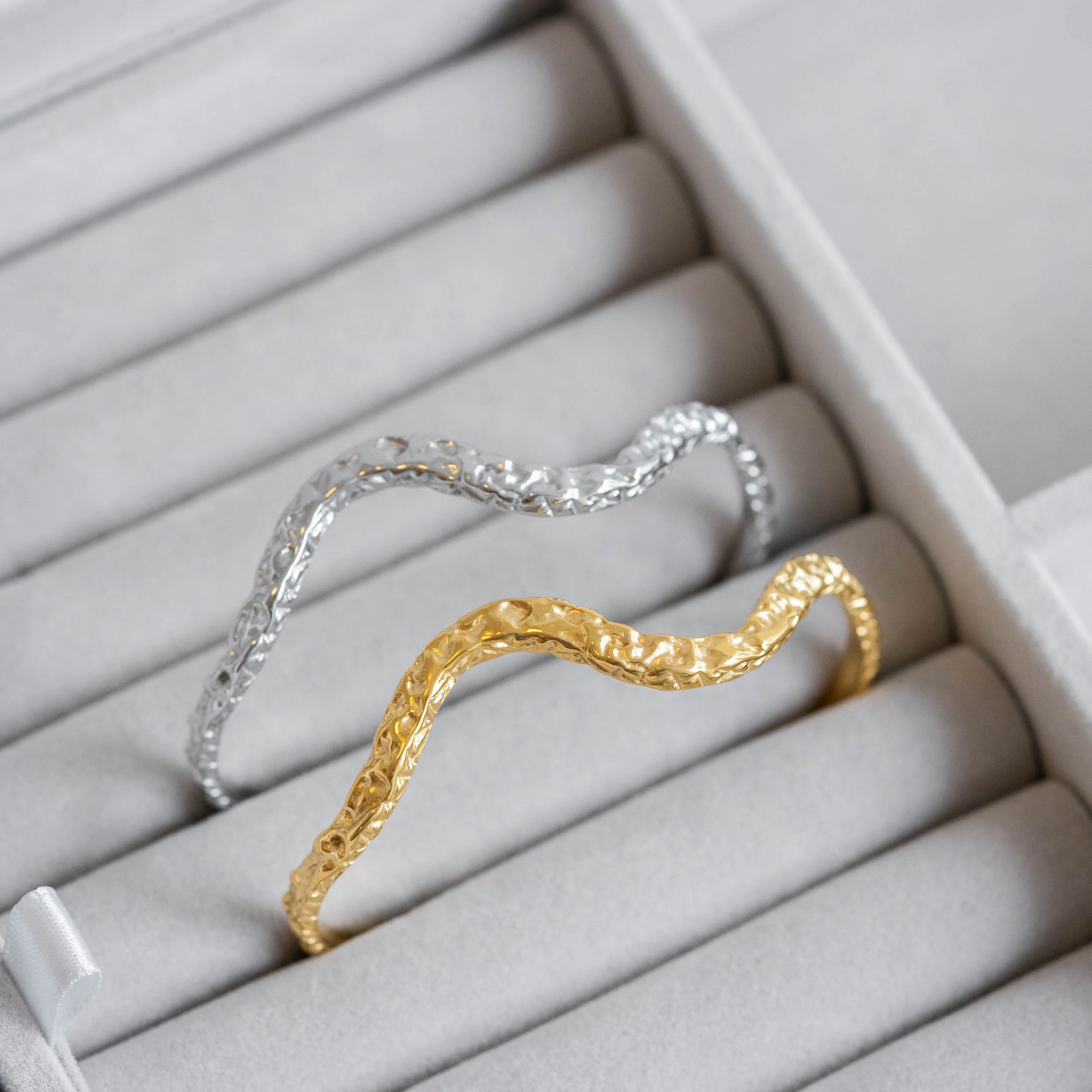 WAVES MOON JUSTERBAR ARMRING - Image 9